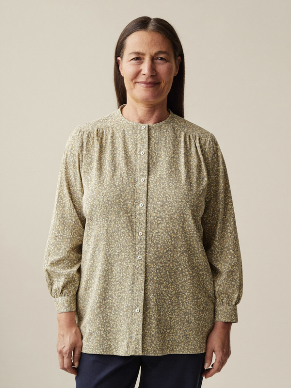 Blusen mit Blumenmuster