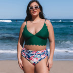 Ocean Chic - Bikini-Set in Übergröße mit Blumenmuster und gewelltem Saum