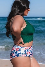 Ocean Chic - Bikini-Set in Übergröße mit Blumenmuster und gewelltem Saum