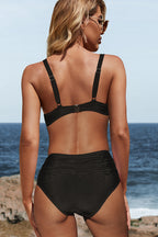 Ocean Chic - Solides schwarzes Bikini-Set mit gerafftem Design und Drehung