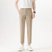 Gekürzte Hose in Khaki Farbe