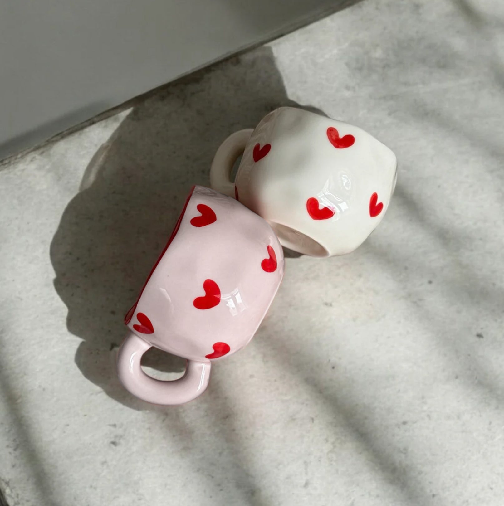 Keramikbecher für Zuhause mit Herzmotiv