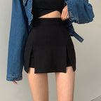 Stylischer und moderner Minirock mit hoher Taille, perfekt für anspruchsvolle und modische Looks