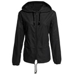 Leichte wasserdichte Jacke mit Kapuze - Elarat