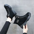Urbane Damenstiefel mit dicken Sohlen und Metallschnüren - Leona