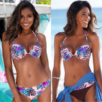 Farbenfroher Bikini mit Muster