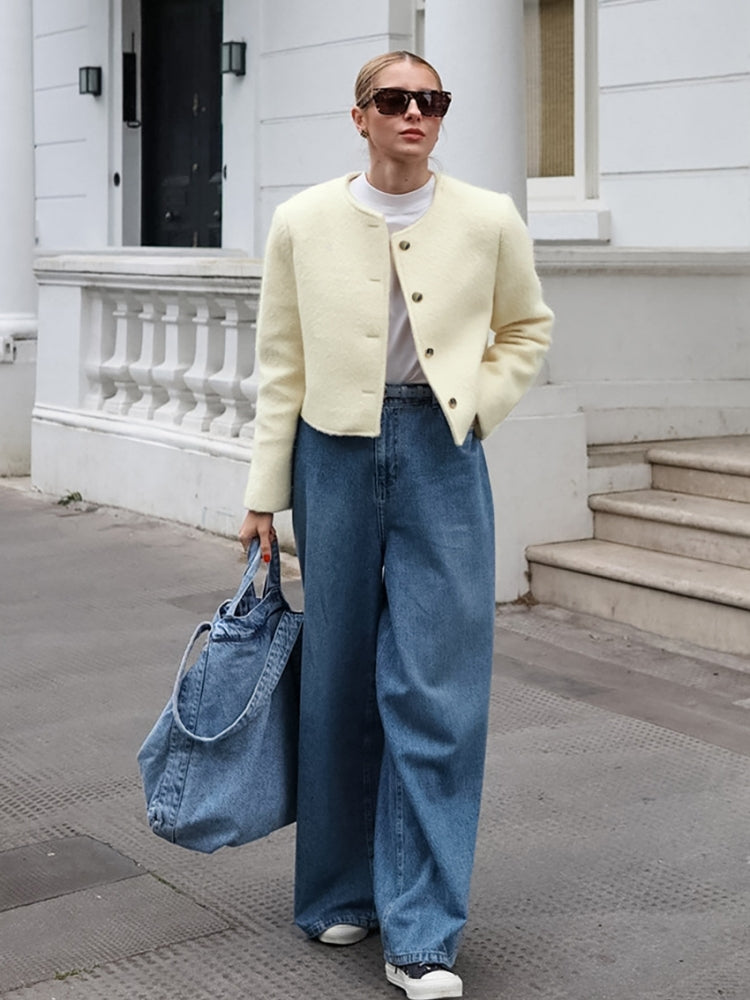Jacke mit figurbetontem Schnitt, Rundhalsausschnitt und Knopfverschluss