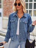 Jeansjacke im kurzen Schnitt im Used-Look mit figurbetontem Schnitt und Knopfverschluss