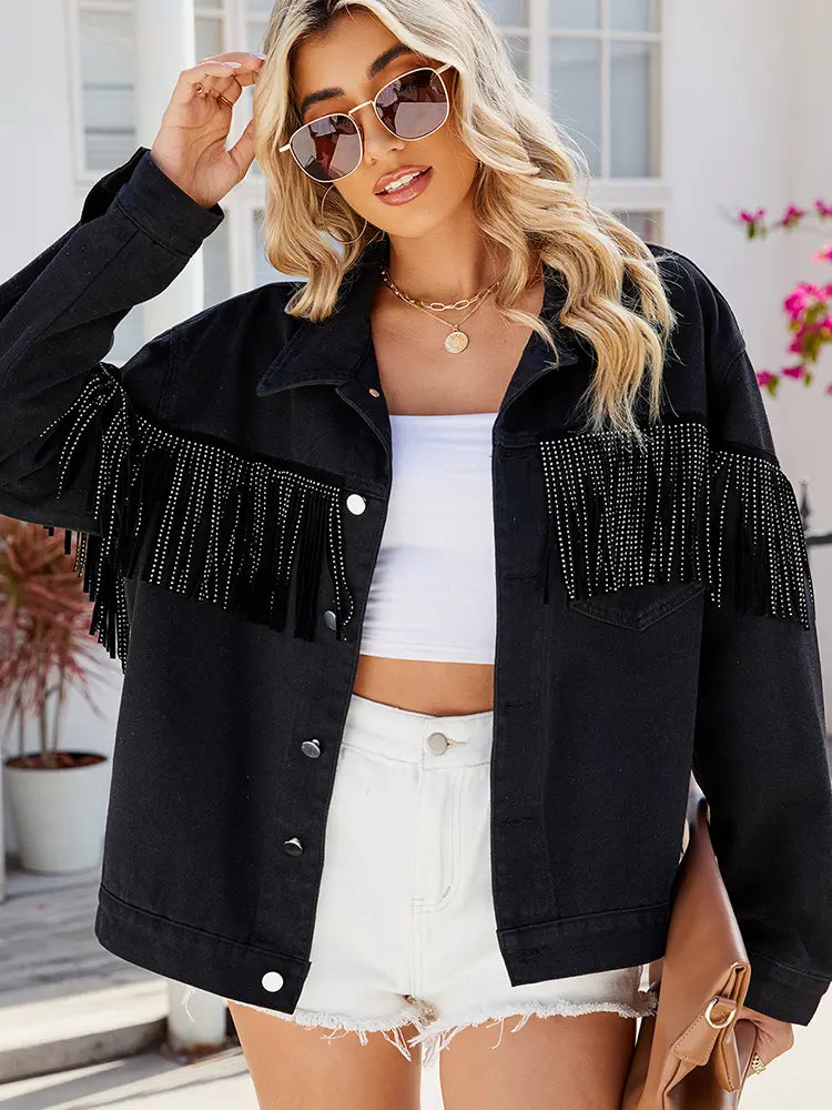 Jeansjacke mit Nieten, Fransen und Knopfverschluss