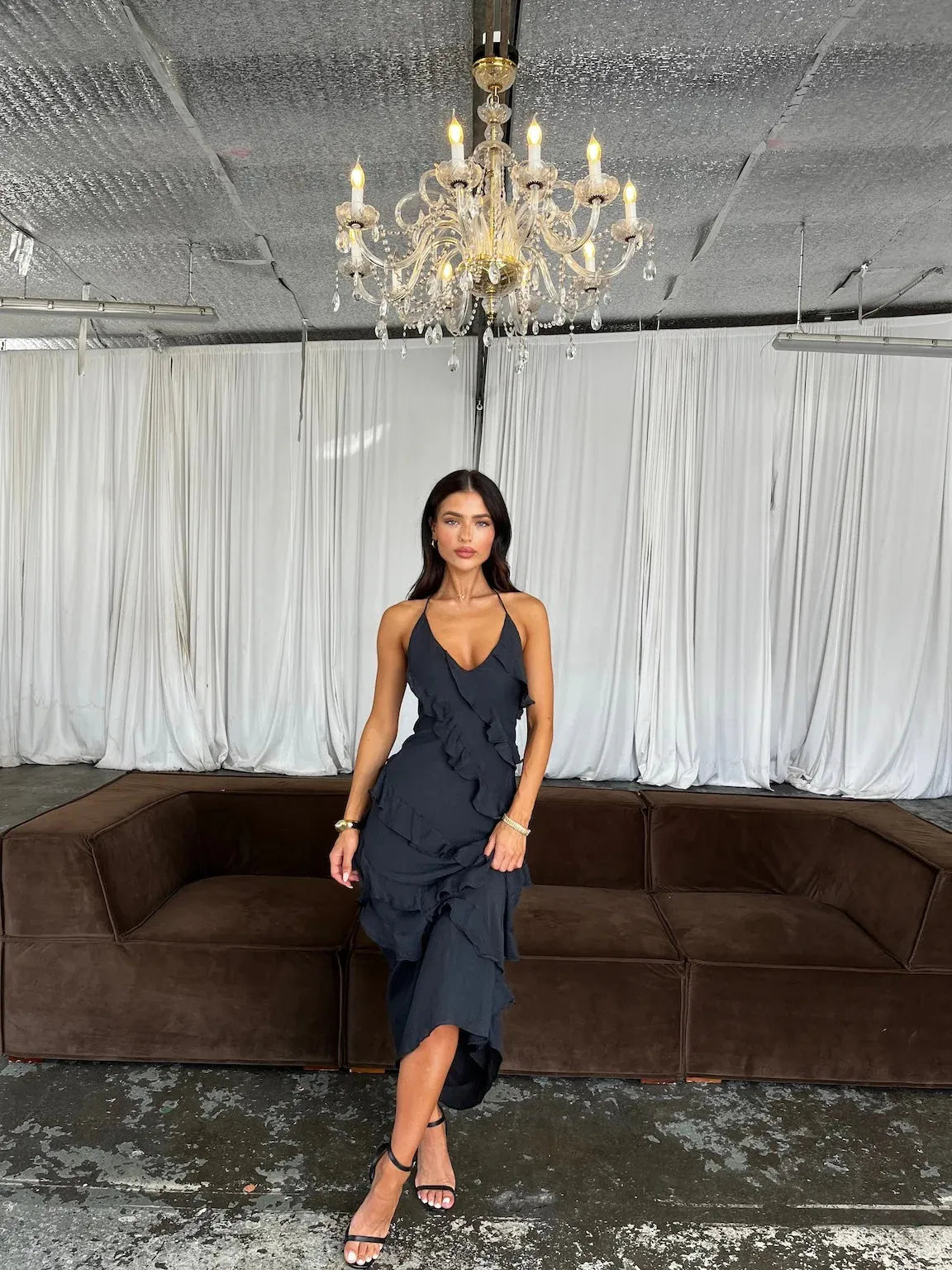 Ayla - Langes Neckholderkleid in elegantem Schnitt