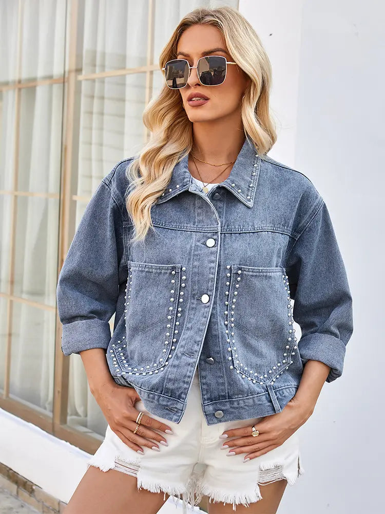 Jeansjacke im Oversize-Schnitt mit Nieten und Knopfverschluss