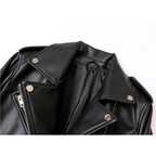 Biker-Lederjacke mit Reißverschlüssen und Gürtel