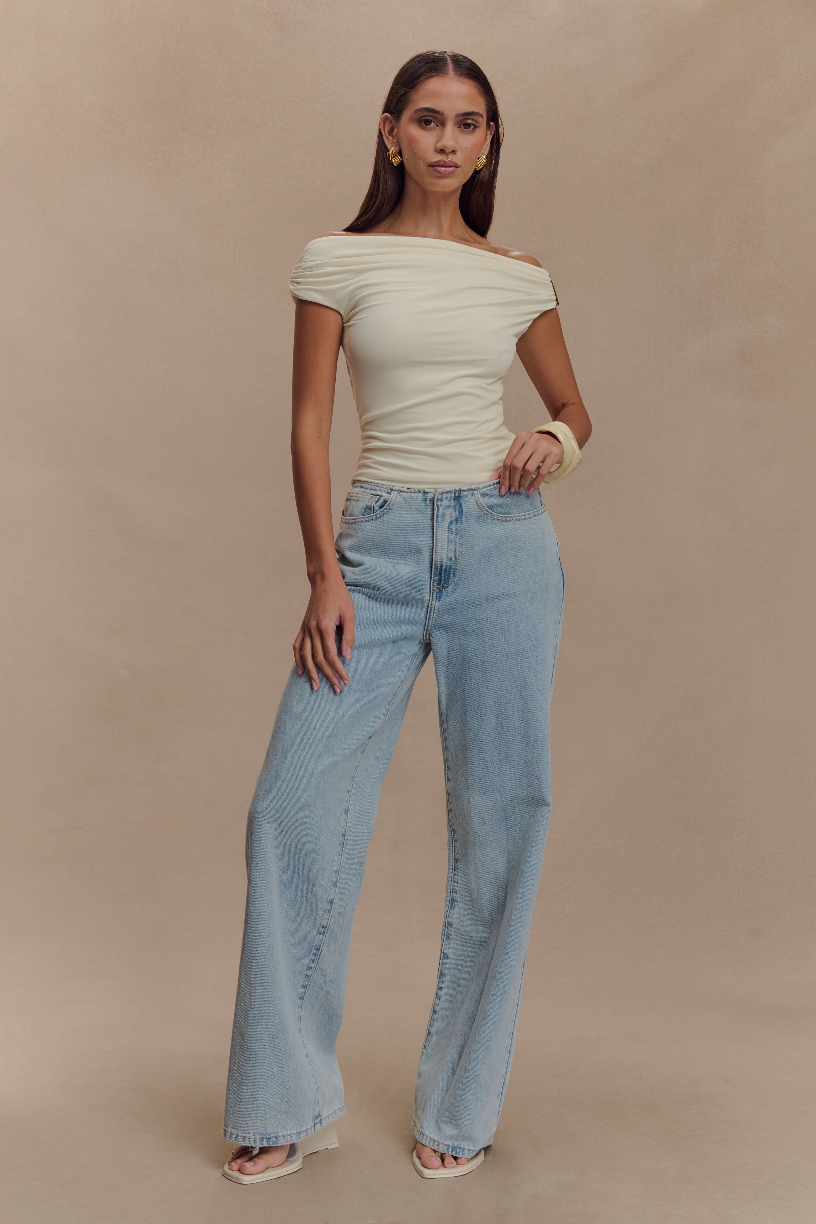 Schulterfreies, tailliertes Damen-Top mit Metallic-Detail - Kinsley