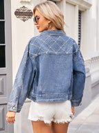Jeansjacke im Used-Look mit Perlendetails und lockerer Passform