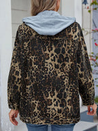 Jeansjacke mit Kapuze, Knopfverschluss und lockerer Passform