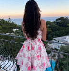 Amelia Florales und zartes Kleid