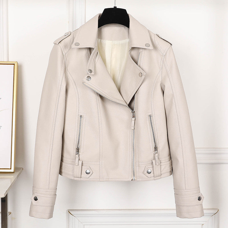 Schwarze Lederjacke mit Revers und figurbetontem Schnitt