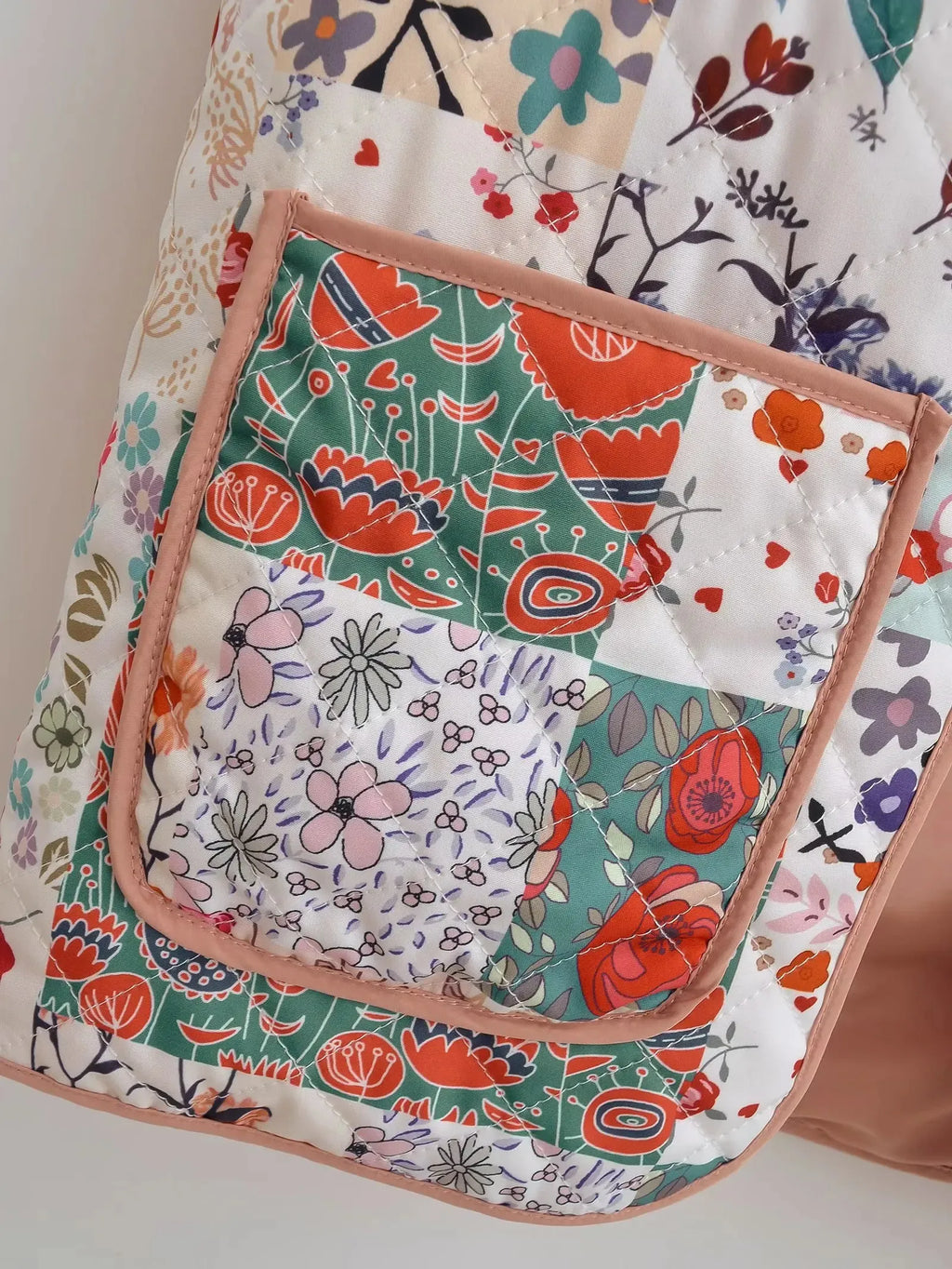 Weste mit Blumenmuster und Patchwork