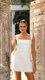 Weißes Minikleid mit quadratischem Ausschnitt – Luoa