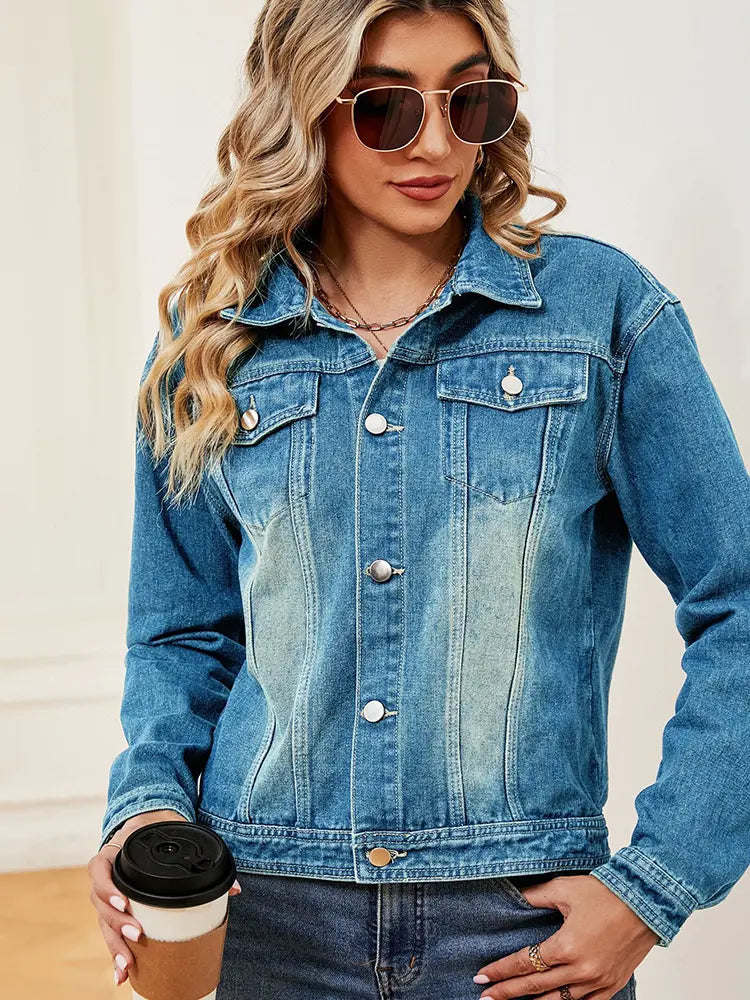 Jeansjacke im Used-Look mit Knopfverschluss und Taschen und langen Ärmeln