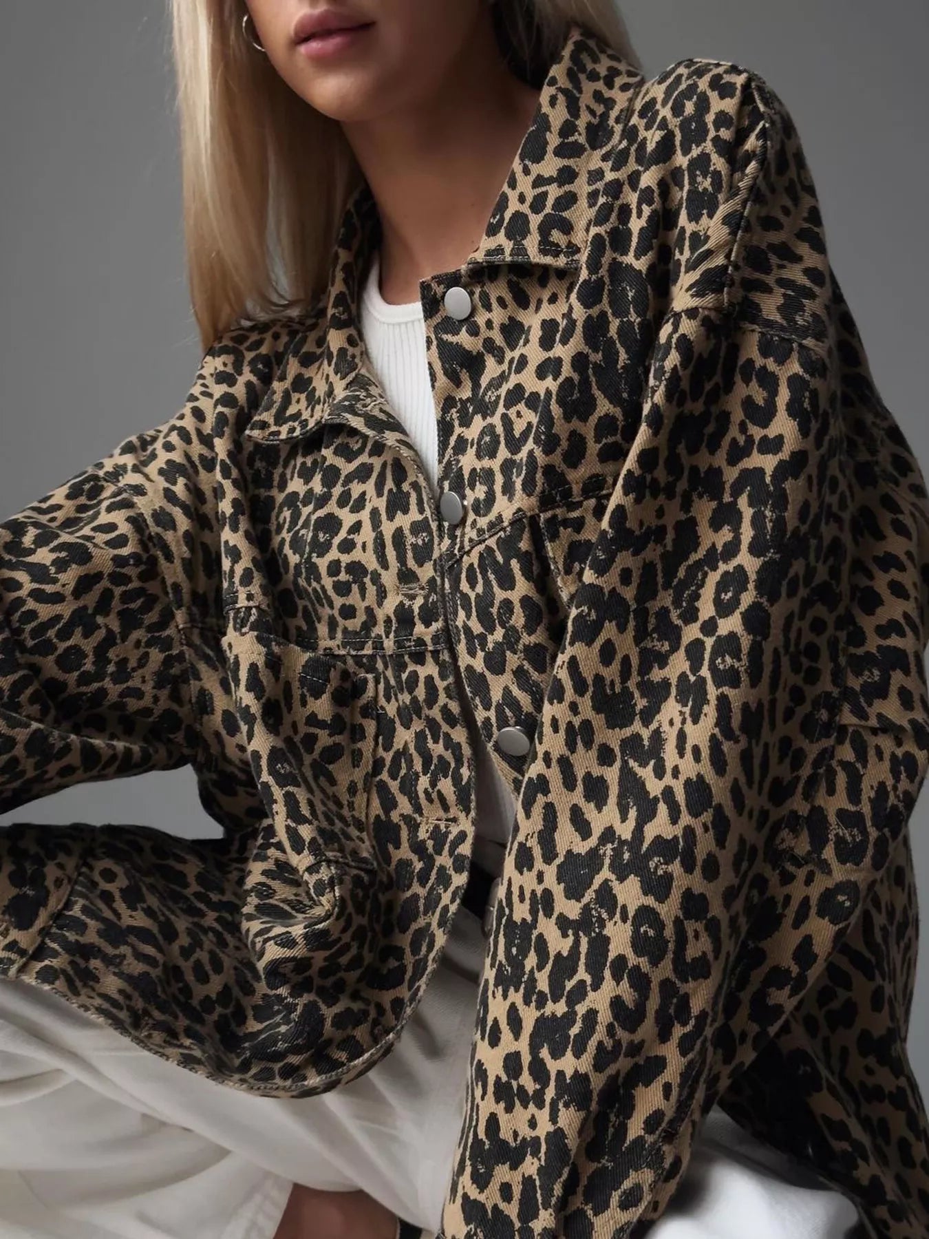 Jeansjacke mit Leopardenmuster - Elarine