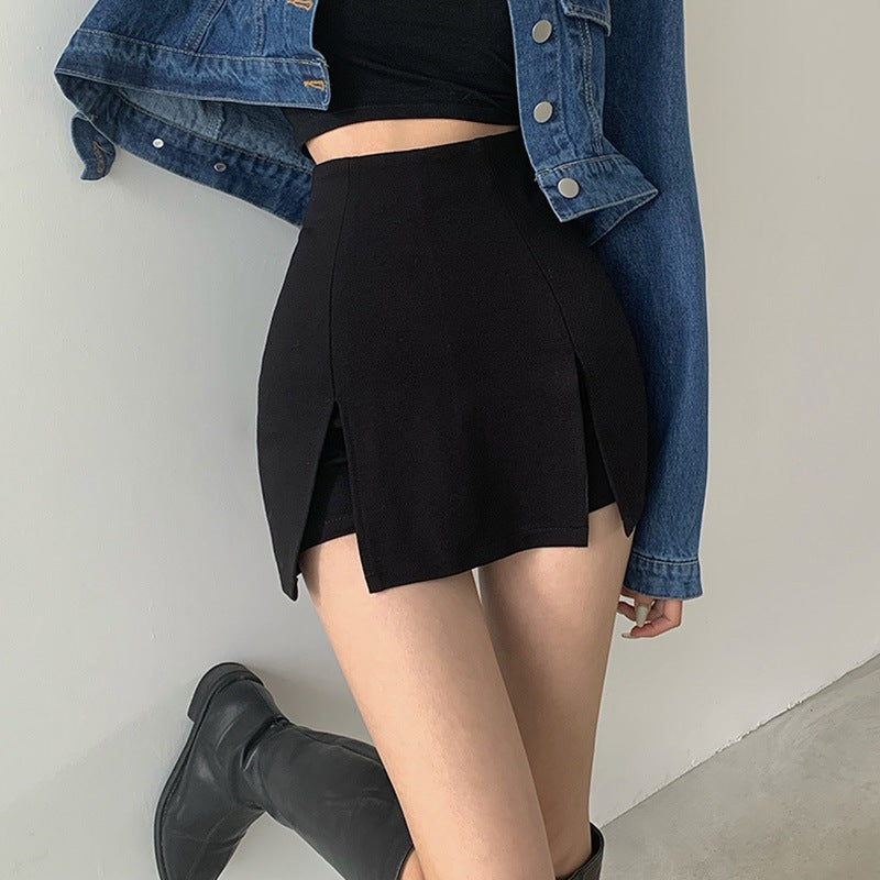 Stylischer und moderner Minirock mit hoher Taille, perfekt für anspruchsvolle und modische Looks
