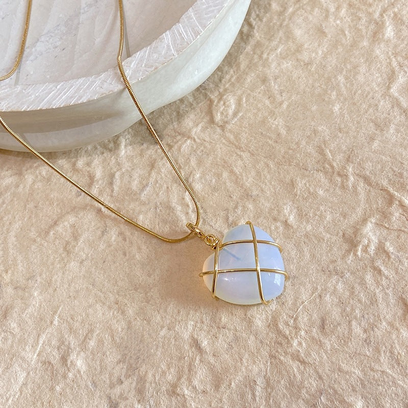 Damen-Halskette mit geometrischem Stein-Anhänger und feiner Kette