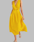 Casandra - Plissiertes Kleid mit V-Ausschnitt