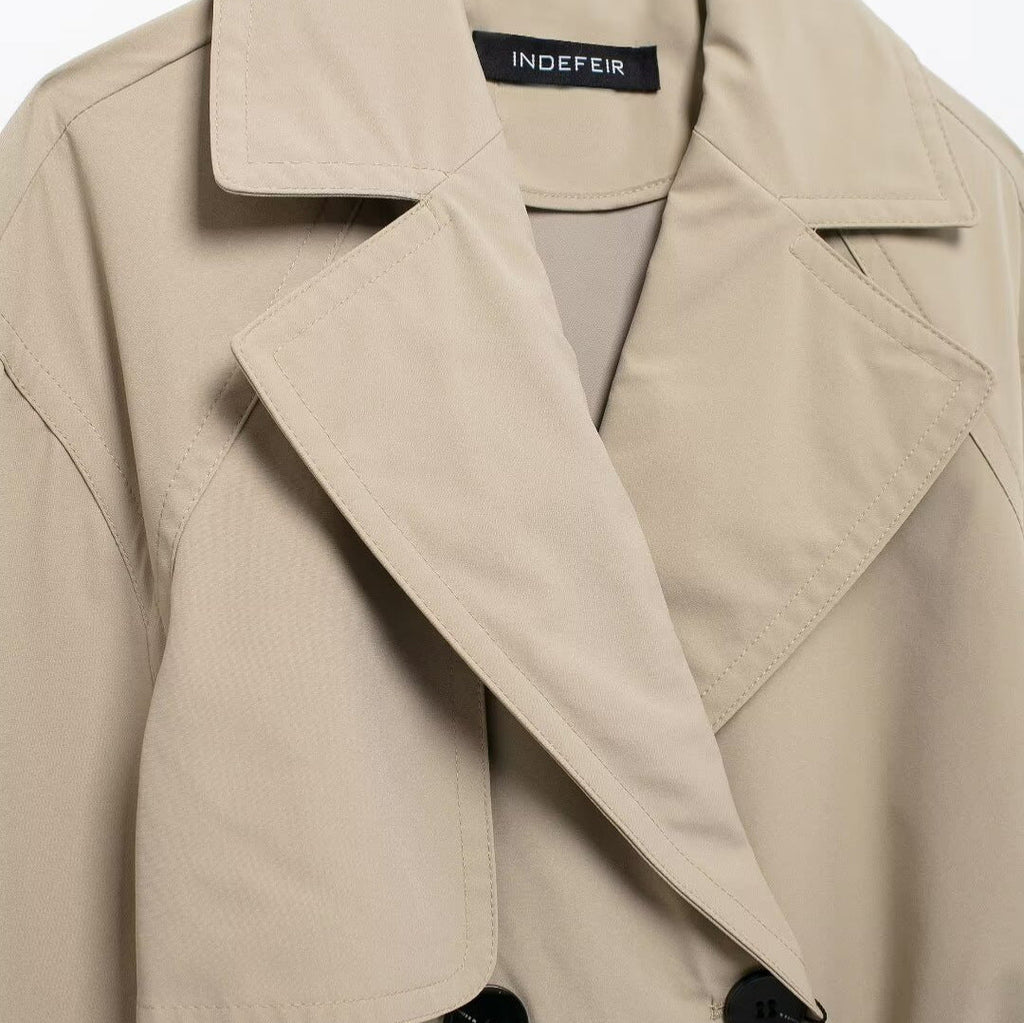 Klassischer Trenchcoat für Frauen - Svea