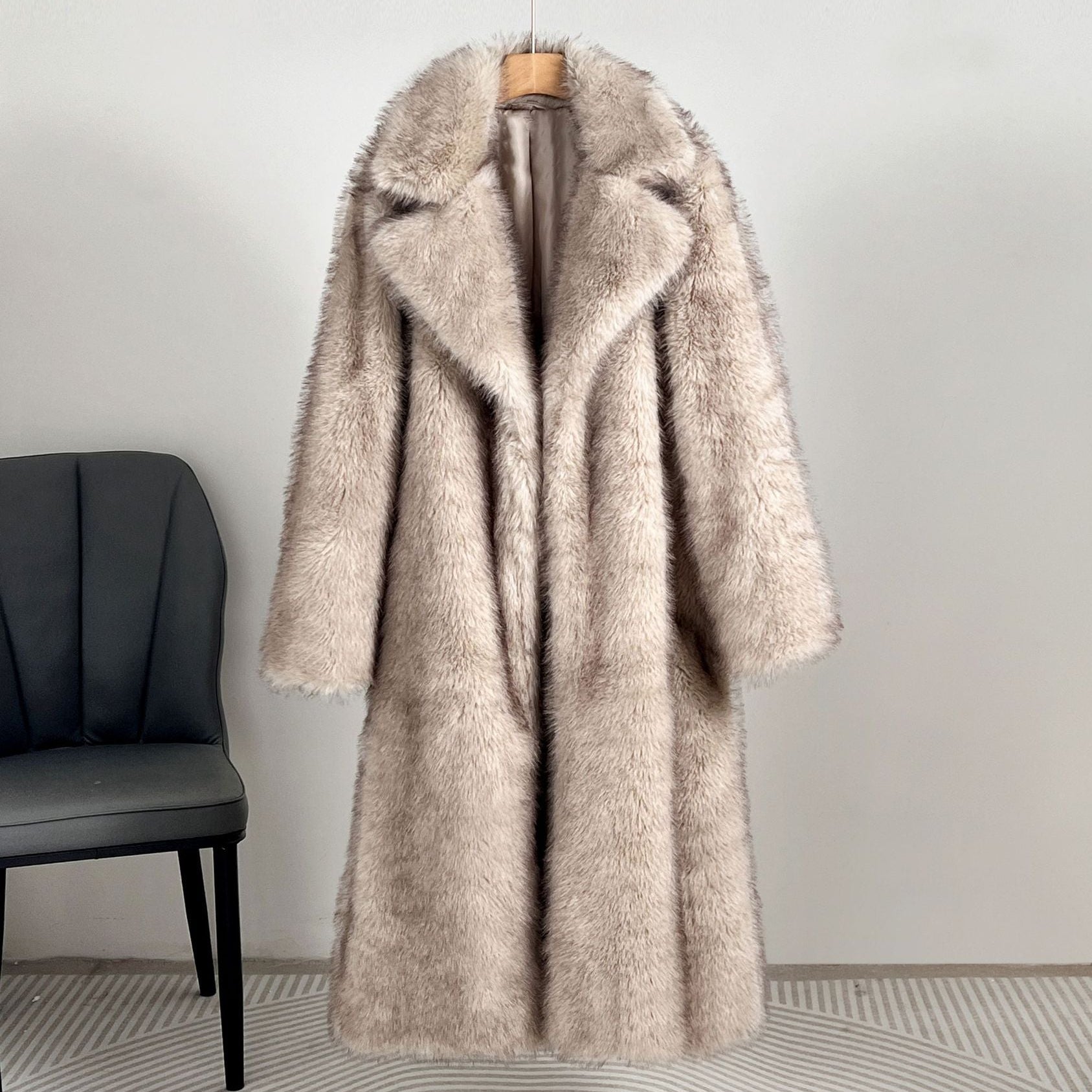 Eleganter Damenmantel aus Kunstpelz - Narelle