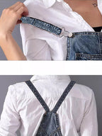 Latzkleid aus Distressed-Jeansstoff mit Schlitz hinten - Lara
