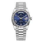 Klassische Analoguhr mit hochwertigem Metallarmband