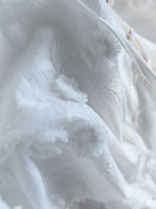 Sophie - Übergroße, halbdurchsichtige, bestickte Bluse mit Blumenmuster