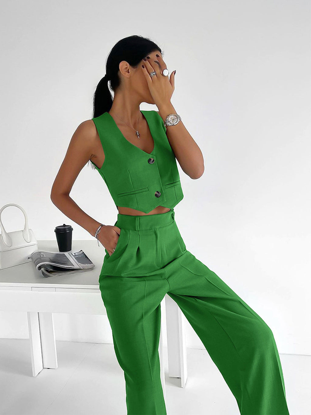 Velia - Solide Knopfleiste Weste mit Hose Set