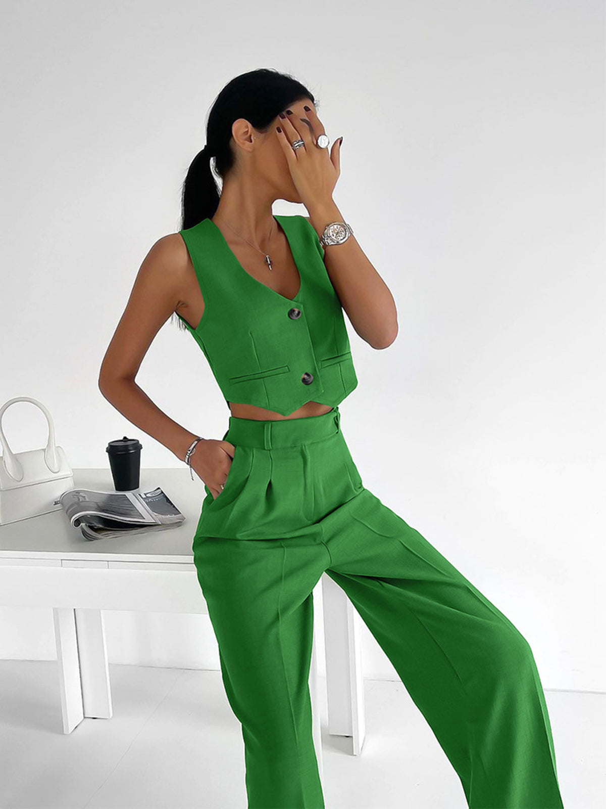 Velia - Solide Knopfleiste Weste mit Hose Set