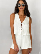 Zaida - Festes Set aus Weste und Shorts mit Krawatte