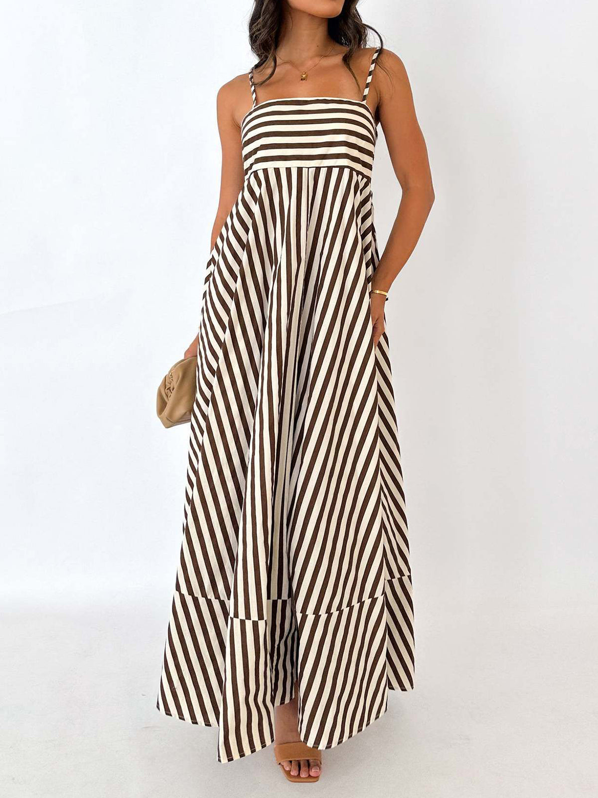Amber - Gestreiftes plissiertes langes Kleid