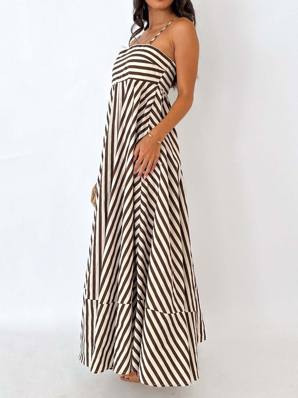 Amber - Gestreiftes plissiertes langes Kleid
