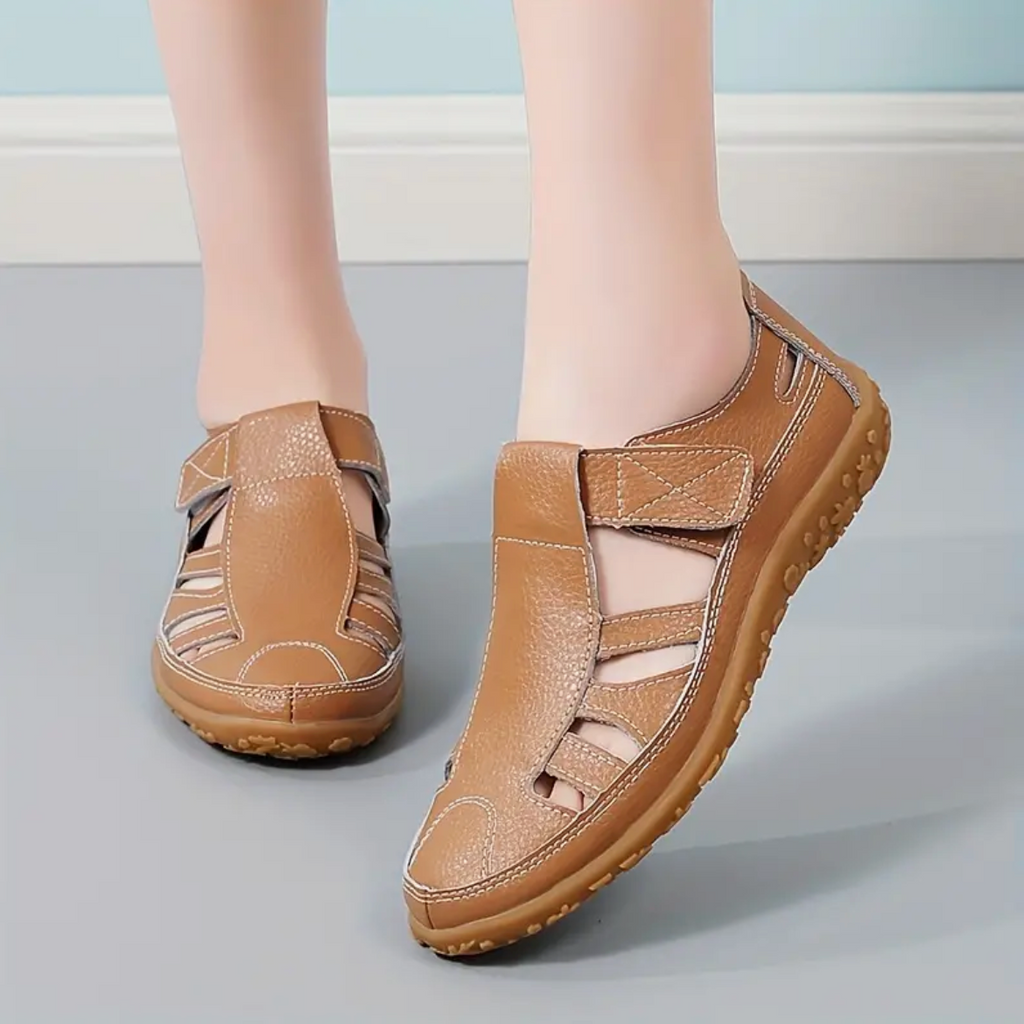 Eva - Die flachen, geschlossenen Retro-Sandalen