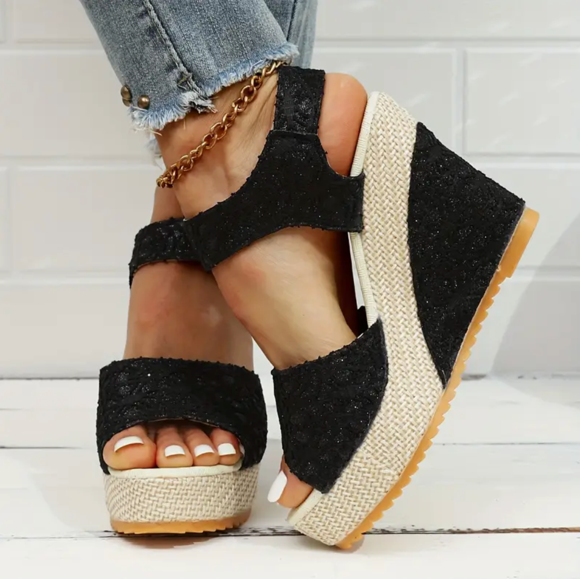 Nina - Die klassische Keilsandalette