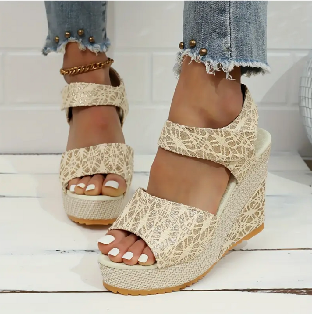 Nina - Die klassische Keilsandalette