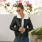 Winterliche Lederjacke mit Fellkragen