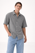 Kurzärmeliges leichtes atmungsaktives Sommerhemd für Männer - Velmar