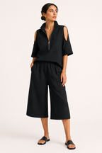 Damen-Set aus einer Bluse mit offenen Schultern und einer weiten Hose – Irmela