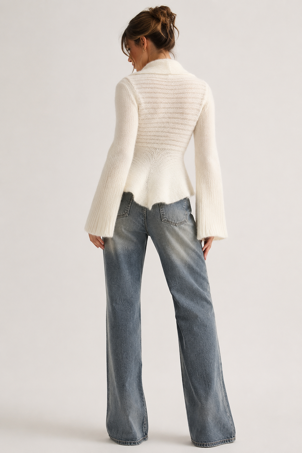Damen-Strickcardigan mit V-Ausschnitt und ausgestelltem Ärmel – Gundula
