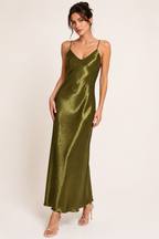 Satin-Midi-Kleid im Lingerie-Stil für Damen mit V-Ausschnitt – Leni