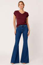 Damen-Jeans im Flare-Schnitt mit hoher Taille und ausgefranstem Saum – Anika