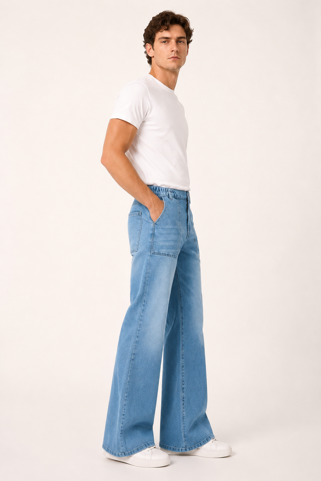 Herren-Jeans im Flare-Schnitt mit weitem Bein aus hell gewaschenem Denim – Konrad