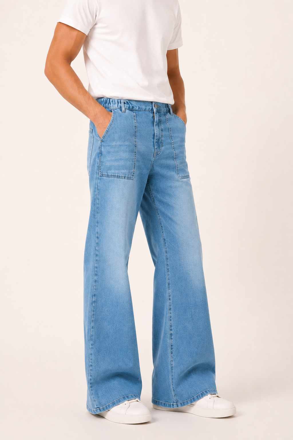 Herren-Jeans im Flare-Schnitt mit weitem Bein aus hell gewaschenem Denim – Konrad
