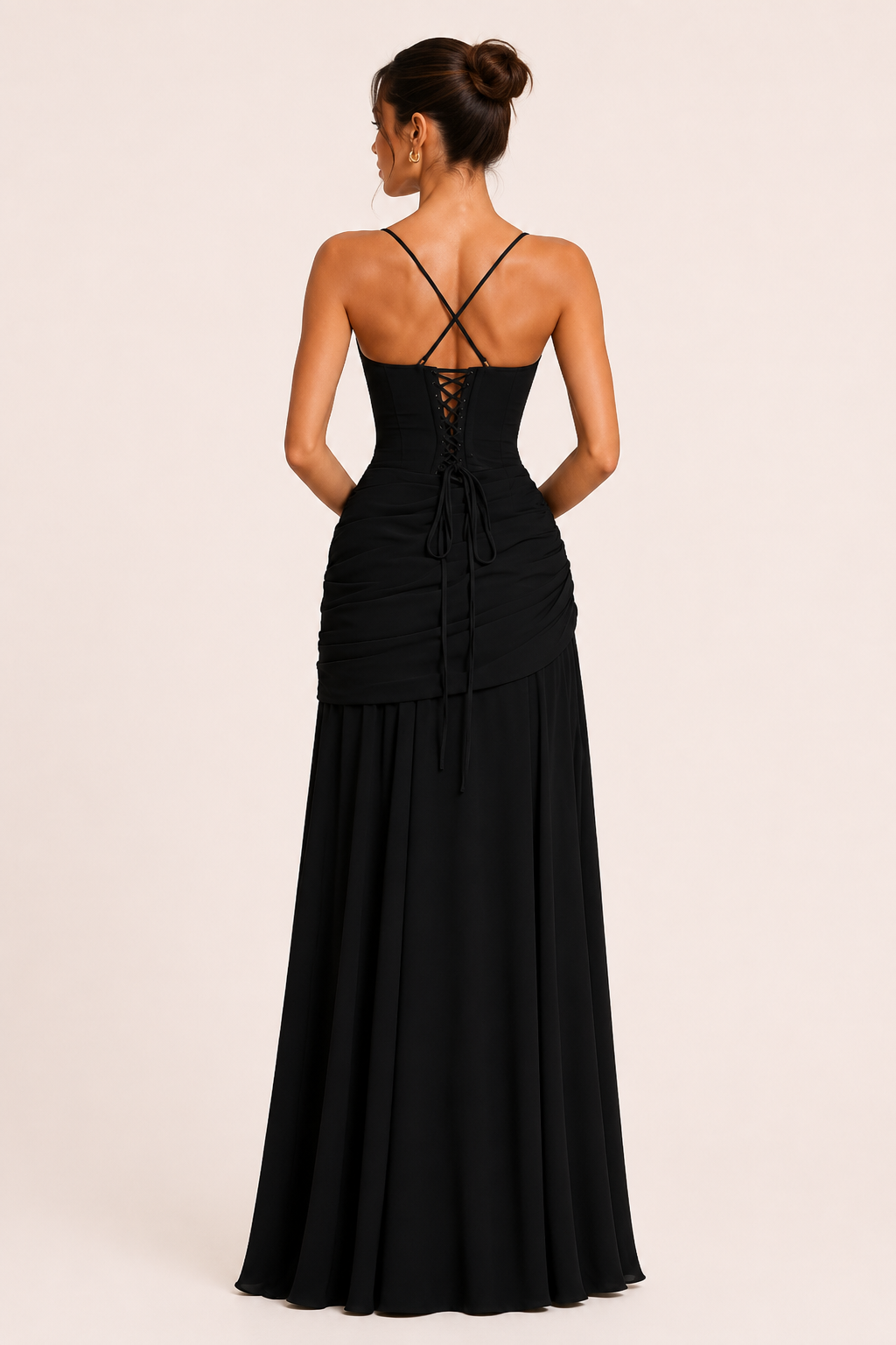 Langes Kleid für Hochzeitsgäste mit quadratischem Ausschnitt und drapiertem Rock – Adelheid